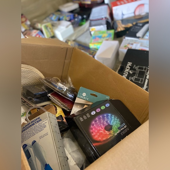 6 items Mystery Box OverStock Shelf Pull amazon Walmart gen merchandise new - Picture 13 of 14